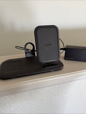 Mophie 3-in-1 Wireless Charging Stand - Black